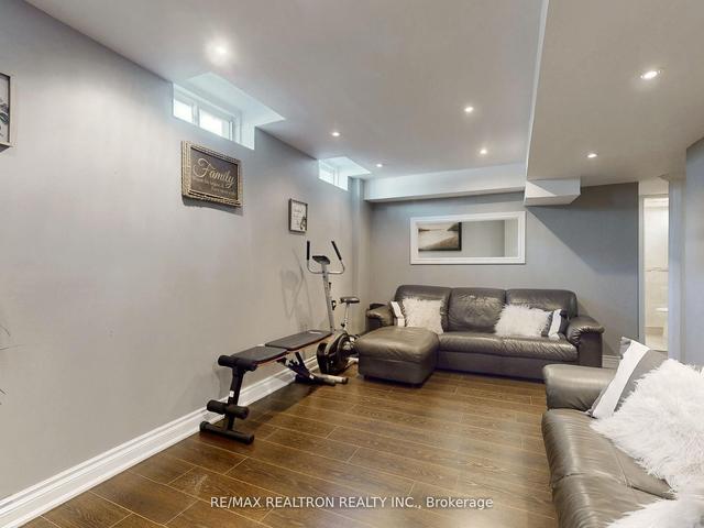 63 Wildberry Cres, House detached with 3 bedrooms, 4 bathrooms and 4 parking in Vaughan ON | Image 24