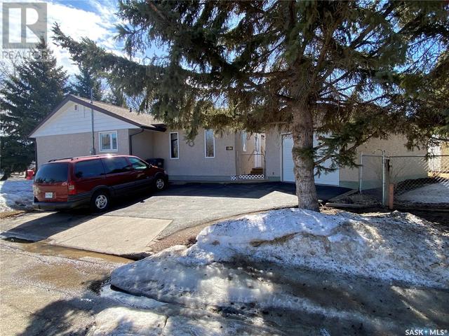 296 Maple Avenue, House detached with 3 bedrooms, 1 bathrooms and null parking in Yorkton SK | Image 1
