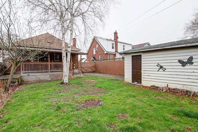 30 Kenilworth Ave S, House detached with 3 bedrooms, 1 bathrooms and 3 parking in Hamilton ON | Image 22