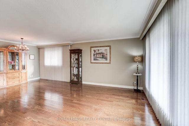 16 Renova Dr, House detached with 3 bedrooms, 2 bathrooms and 4 parking in Toronto ON | Image 12