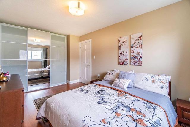 78 Morley Cres, Townhouse with 3 bedrooms, 2 bathrooms and 1 parking in Brampton ON | Image 13