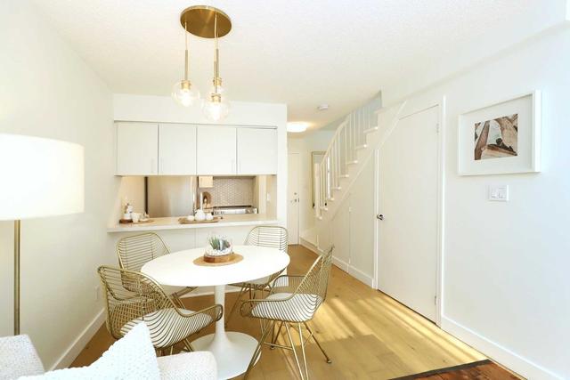 205 - 119 Merton St, Condo with 1 bedrooms, 2 bathrooms and 1 parking in Toronto ON | Image 3