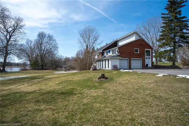 9480 County Rd 2, House detached with 4 bedrooms, 4 bathrooms and 12 parking in Greater Napanee ON | Image 12