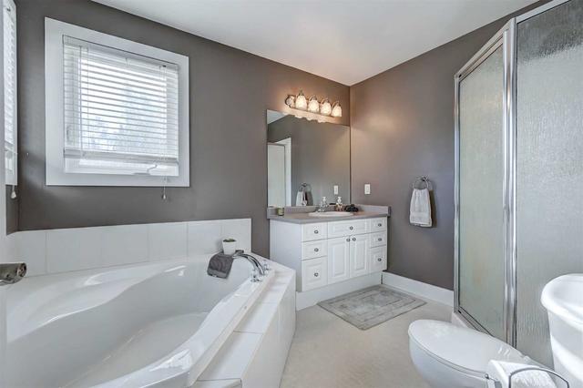 113 Sproule Dr, House detached with 3 bedrooms, 3 bathrooms and 4 parking in Barrie ON | Image 7