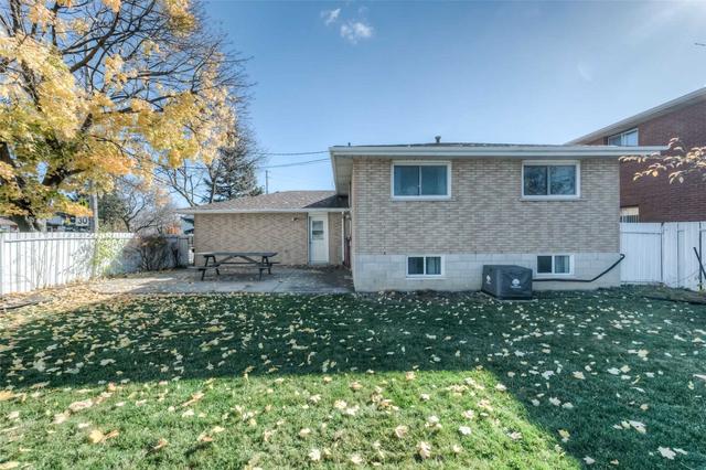 80 Quaker Cres, House detached with 4 bedrooms, 2 bathrooms and 5 parking in Hamilton ON | Image 29