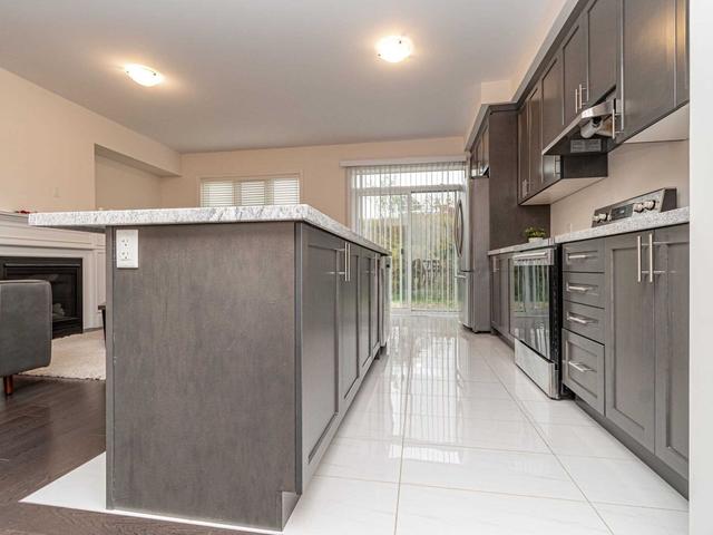 20 Heming Tr, House attached with 3 bedrooms, 3 bathrooms and 3 parking in Hamilton ON | Image 4
