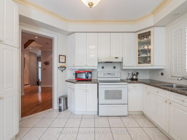 480 Kenneth Ave, House detached with 4 bedrooms, 4 bathrooms and 4 parking in Toronto ON | Image 9