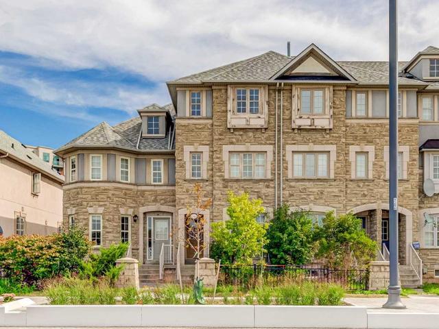 8941 Yonge St, House attached with 3 bedrooms, 3 bathrooms and 2 parking in Richmond Hill ON | Image 1