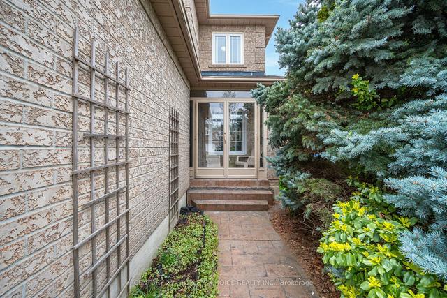 5386 Bullrush Dr, House semidetached with 3 bedrooms, 3 bathrooms and 4 parking in Mississauga ON | Image 23