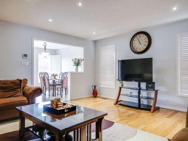 46 Keystar Crt, House attached with 3 bedrooms, 3 bathrooms and 5 parking in Vaughan ON | Image 17