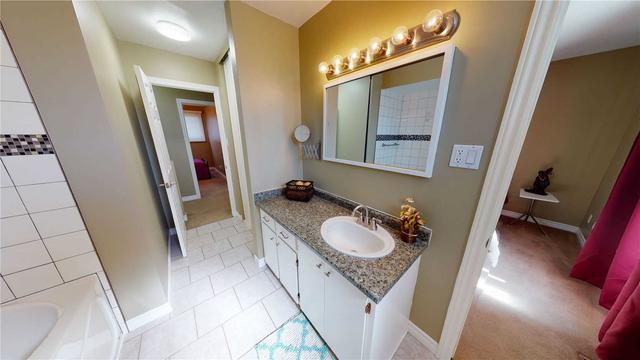 41 - 32 Mowat Blvd, Condo with 3 bedrooms, 2 bathrooms and 1 parking in Kitchener ON | Image 18