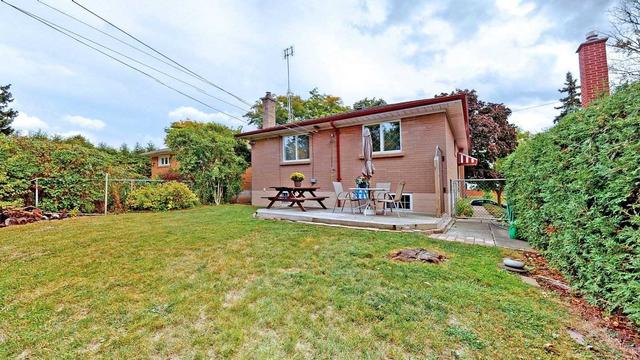 20 Hinton Rd, House detached with 3 bedrooms, 2 bathrooms and 3 parking in Toronto ON | Image 28