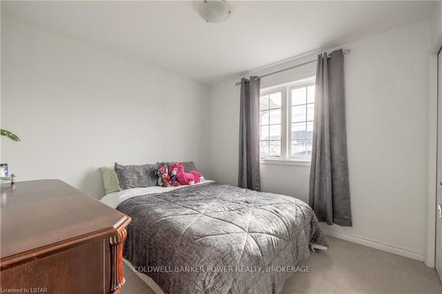 871 Silverfox Cres, House attached with 3 bedrooms, 3 bathrooms and 3 parking in London ON | Image 15