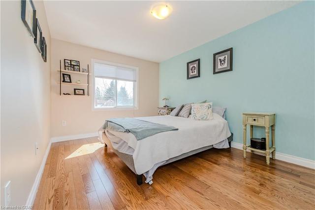 2 - 240 London Road W, House attached with 3 bedrooms, 1 bathrooms and 1 parking in Guelph ON | Image 17