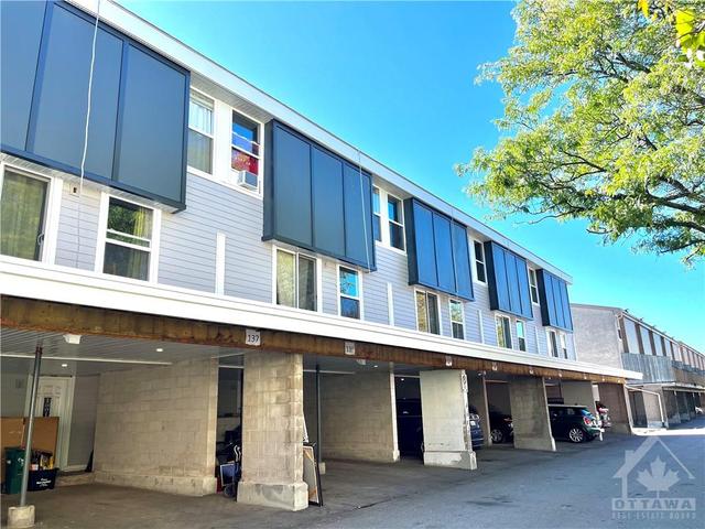 136 - 3445 Uplands Drive, Townhouse with 3 bedrooms, 2 bathrooms and 1 parking in Ottawa ON | Card Image