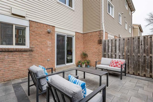 82 Enmount Dr, Townhouse with 3 bedrooms, 2 bathrooms and 2 parking in Brampton ON | Image 26