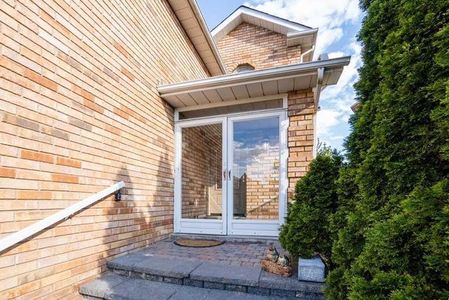 1084 Charminster Cres, House detached with 3 bedrooms, 3 bathrooms and 4 parking in Mississauga ON | Image 12