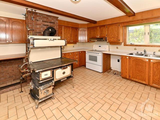 3281 Galetta Side Road, House detached with 3 bedrooms, 3 bathrooms and 2 parking in Ottawa ON | Image 9