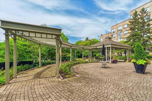 519 - 2511 Lakeshore Rd, Condo with 2 bedrooms, 2 bathrooms and 2 parking in Oakville ON | Image 17