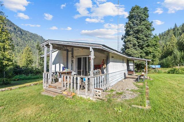 0000 Trans Canada Highway, Home with 0 bedrooms, 0 bathrooms and null parking in Columbia Shuswap E BC | Image 9