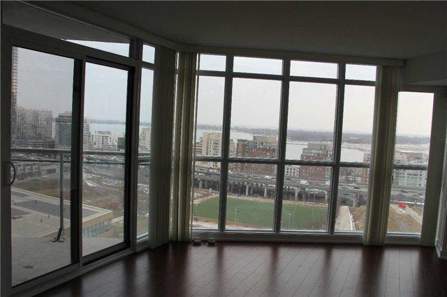 1806 - 21 Iceboat Terr, Condo with 2 bedrooms, 2 bathrooms and 1 parking in Toronto ON | Image 2