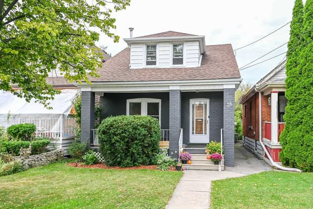 38 East 24th St, House detached with 3 bedrooms, 2 bathrooms and 2 parking in Hamilton ON | Image 1