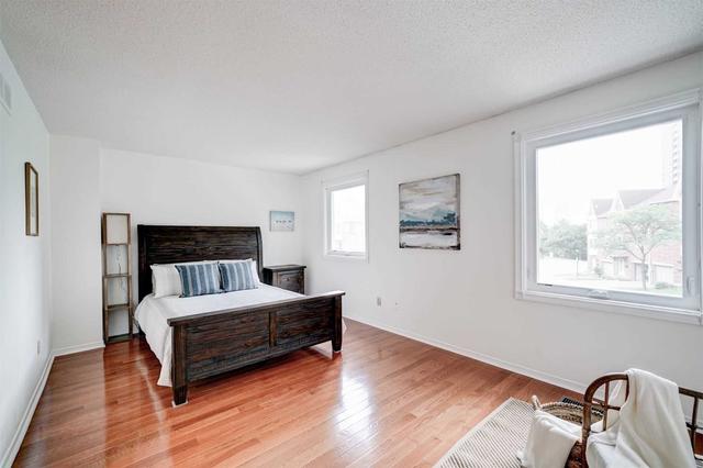 22 - 10 Cardwell Ave, Townhouse with 3 bedrooms, 4 bathrooms and 2 parking in Toronto ON | Image 13