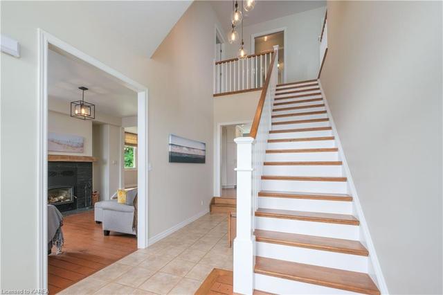 3932 Middle Woodland Drive, House detached with 4 bedrooms, 2 bathrooms and 14 parking in South Frontenac ON | Image 13