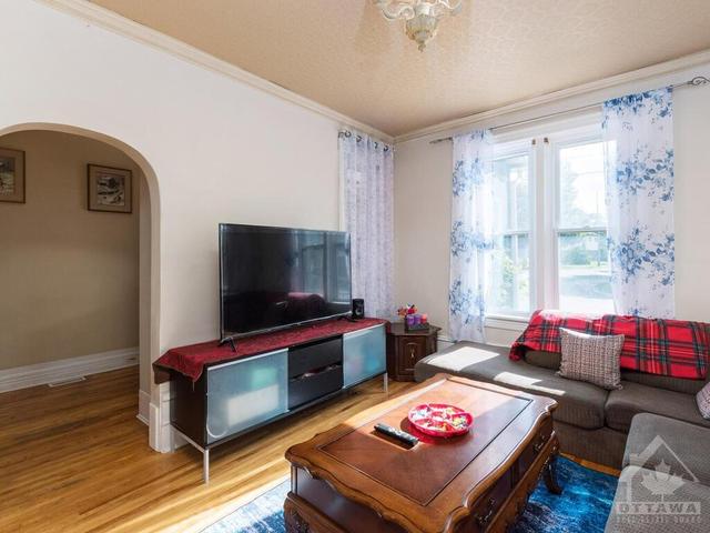 162 Chambers Street, House detached with 4 bedrooms, 2 bathrooms and 2 parking in Smiths Falls ON | Image 7