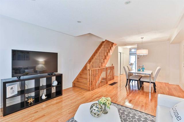 16 Brickworks Lane, Townhouse with 2 bedrooms, 3 bathrooms and 2 parking in Toronto ON | Image 3
