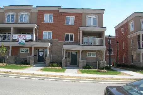 07 - 375 Cook Rd, Townhouse with 3 bedrooms, 3 bathrooms and 2 parking in Toronto ON | Image 1