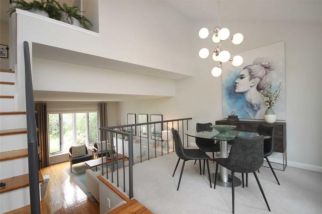 46 Cottonwood Dr, Townhouse with 2 bedrooms, 2 bathrooms and 1 parking in Toronto ON | Image 2
