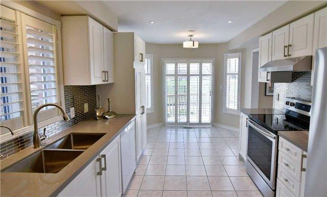 5880 Sidmouth St, House detached with 3 bedrooms, 4 bathrooms and 4 parking in Mississauga ON | Image 6