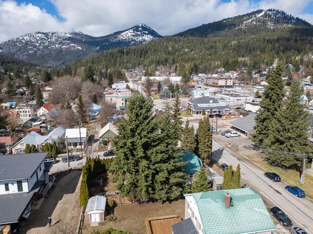 2111 Second Avenue, House detached with 3 bedrooms, 2 bathrooms and null parking in Rossland BC | Image 75
