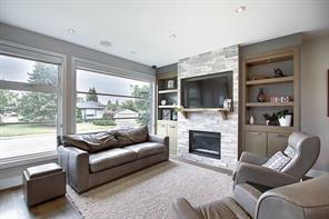 47 Rossmere Road Sw, Home with 4 bedrooms, 3 bathrooms and 2 parking in Calgary AB | Image 3