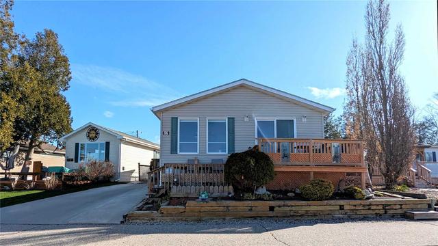 27 Trillium Beach Dr, Condo with 2 bedrooms, 1 bathrooms and 3 parking in Puslinch ON | Image 9
