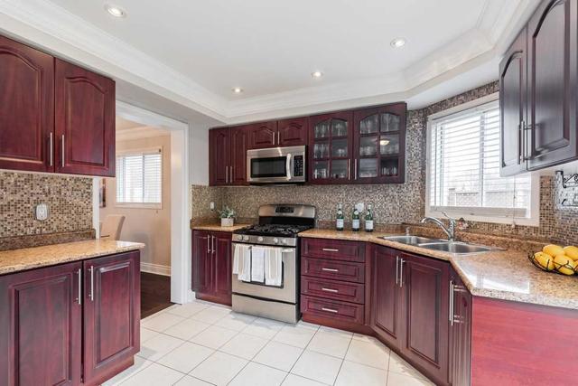 365 Old Harwood Ave, House detached with 4 bedrooms, 4 bathrooms and 4 parking in Ajax ON | Image 2