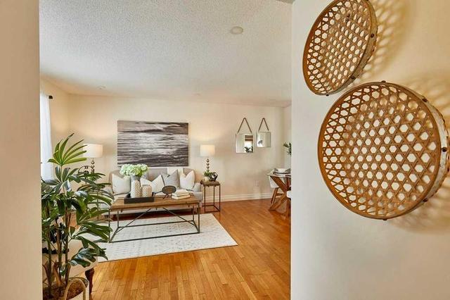 68 Medley Lane, Condo with 2 bedrooms, 2 bathrooms and 2 parking in Ajax ON | Image 6