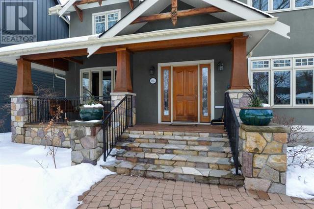 3017 3 Street Sw, House detached with 4 bedrooms, 2 bathrooms and 2 parking in Calgary AB | Image 2