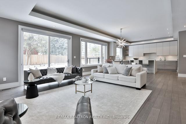 38 Lorraine Dr, House detached with 5 bedrooms, 7 bathrooms and 10 parking in Toronto ON | Image 3