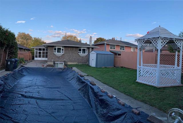 3 Pender Cres, House detached with 3 bedrooms, 2 bathrooms and 5 parking in Toronto ON | Image 8