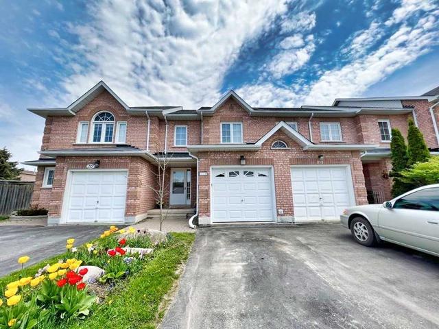 215 Park Dr, House attached with 3 bedrooms, 3 bathrooms and 3 parking in Whitchurch Stouffville ON | Card Image