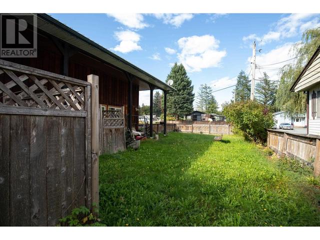 33 Bracken Parkway, House detached with 4 bedrooms, 2 bathrooms and 4 parking in Squamish BC | Image 13