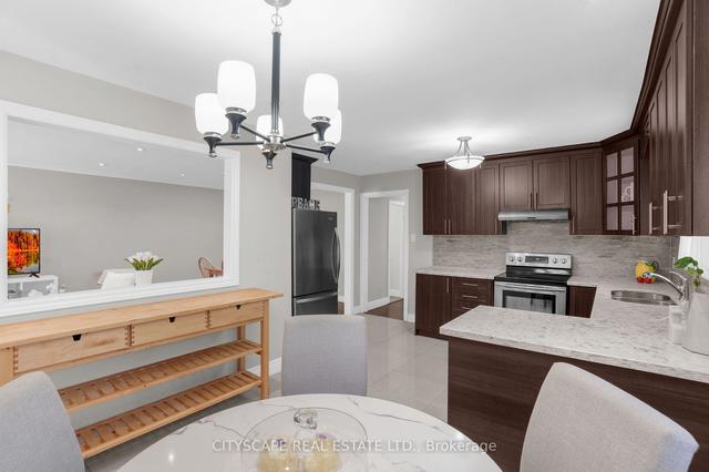 9 Petunias Rd, House semidetached with 3 bedrooms, 3 bathrooms and 3 parking in Brampton ON | Image 3