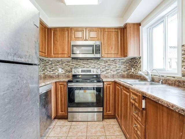 7126 Frontier Rdge, House semidetached with 3 bedrooms, 3 bathrooms and 5 parking in Mississauga ON | Image 5
