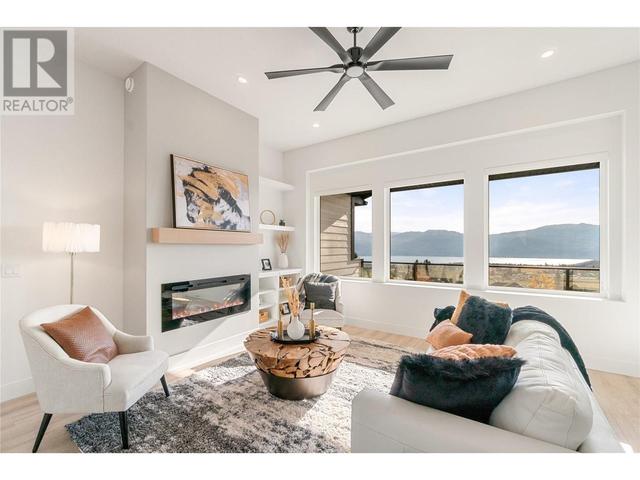 2827 Copper Ridge Drive, House detached with 5 bedrooms, 4 bathrooms and 6 parking in West Kelowna BC | Image 3
