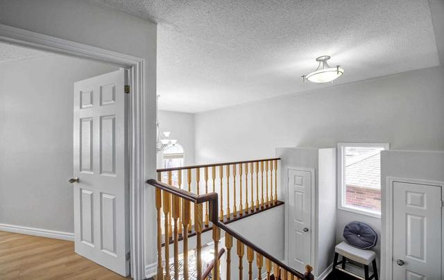 30 National Cres W, House detached with 3 bedrooms, 4 bathrooms and 4 parking in Brampton ON | Image 20