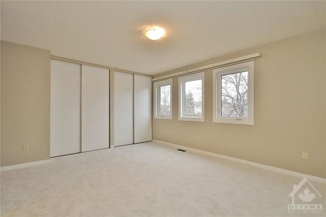 96 Southport Drive, Townhouse with 3 bedrooms, 3 bathrooms and 3 parking in Ottawa ON | Image 12