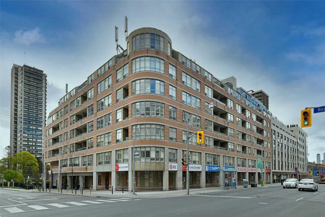 818 - 5 Rosehill Ave, Condo with 2 bedrooms, 3 bathrooms and 2 parking in Toronto ON | Image 1