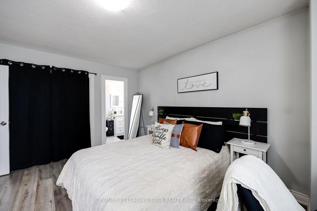 519 - 551 The West Mall, Condo with 3 bedrooms, 2 bathrooms and 1 parking in Toronto ON | Image 7